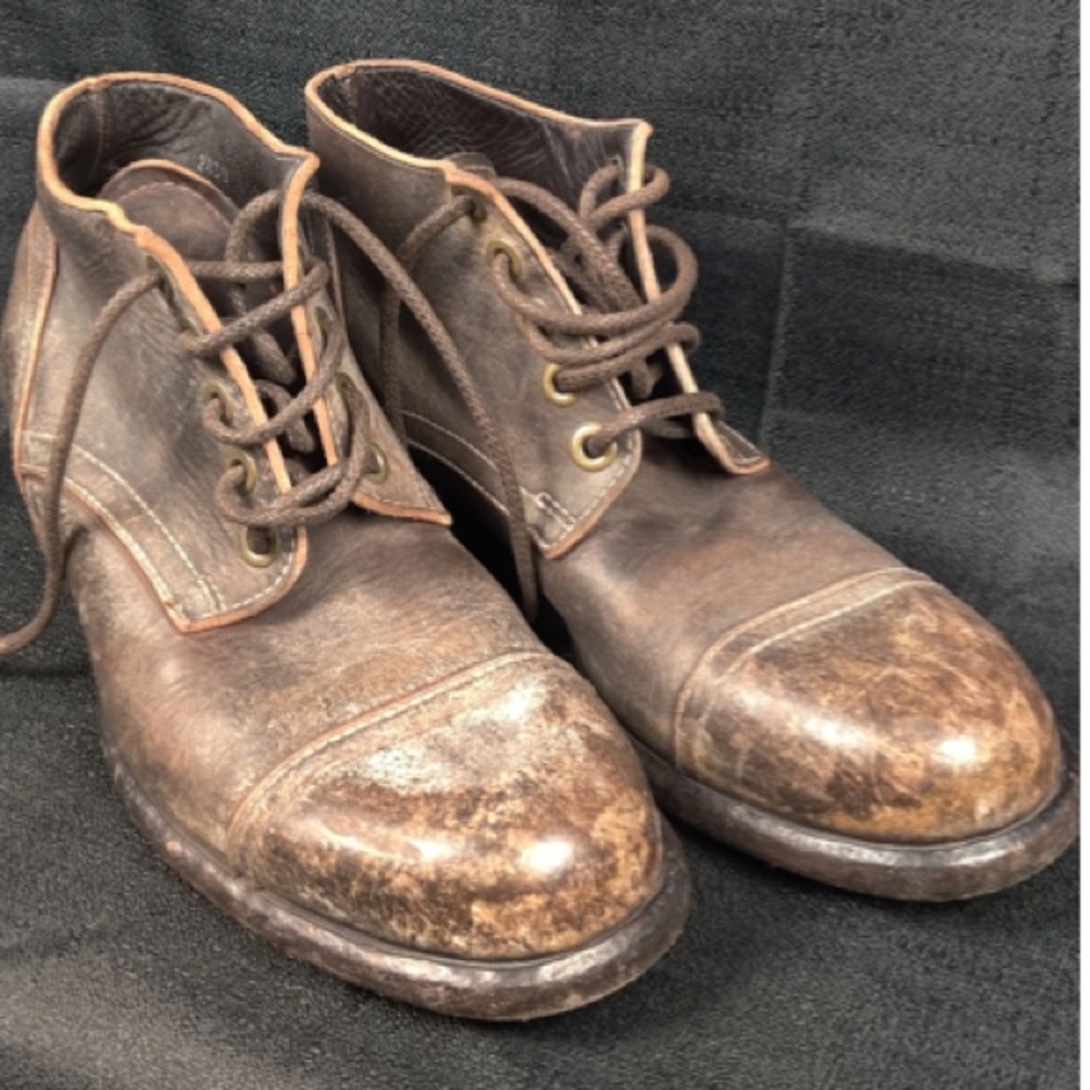 Dolce & Gabbana Cap-toe leather boot